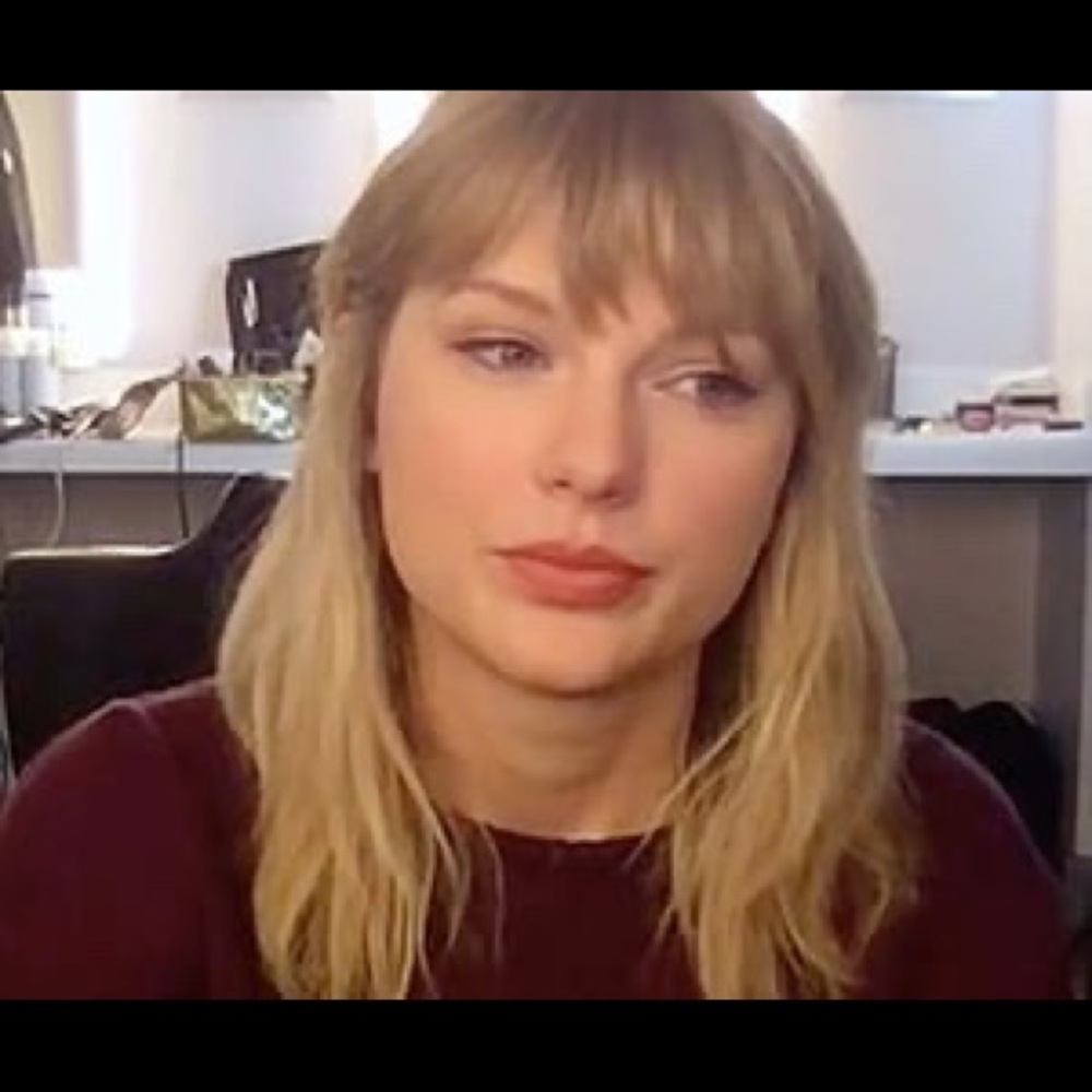 MAJOR ISO I AN IN SEARCH OF TAYLOR SWIFT MERCH